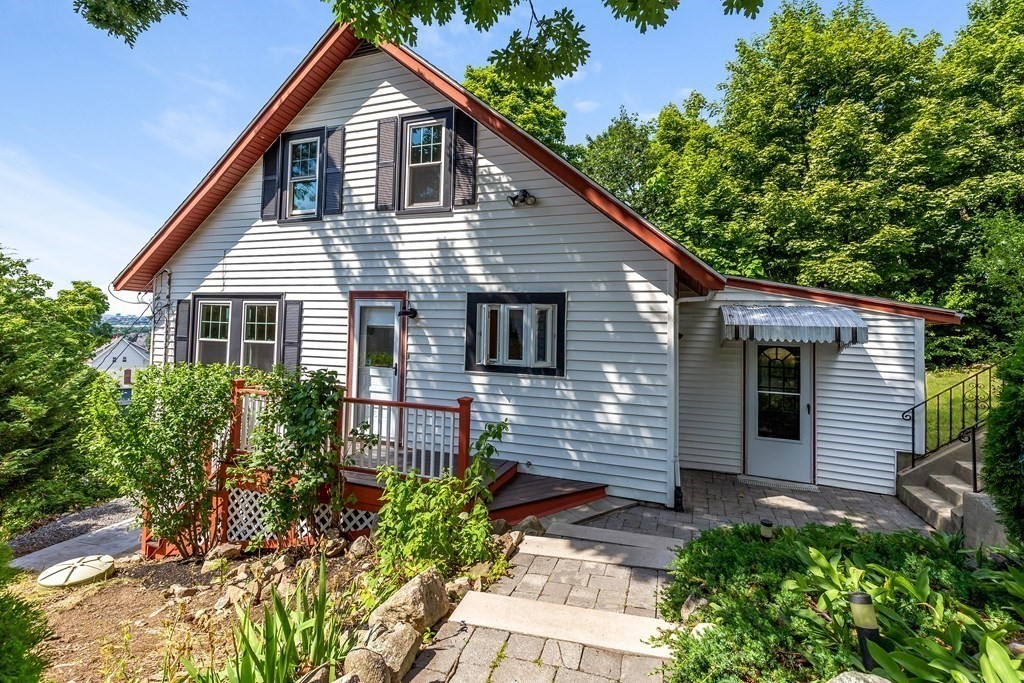 21 Landry Road Medford, MA 02155 - Photo 2 of 28