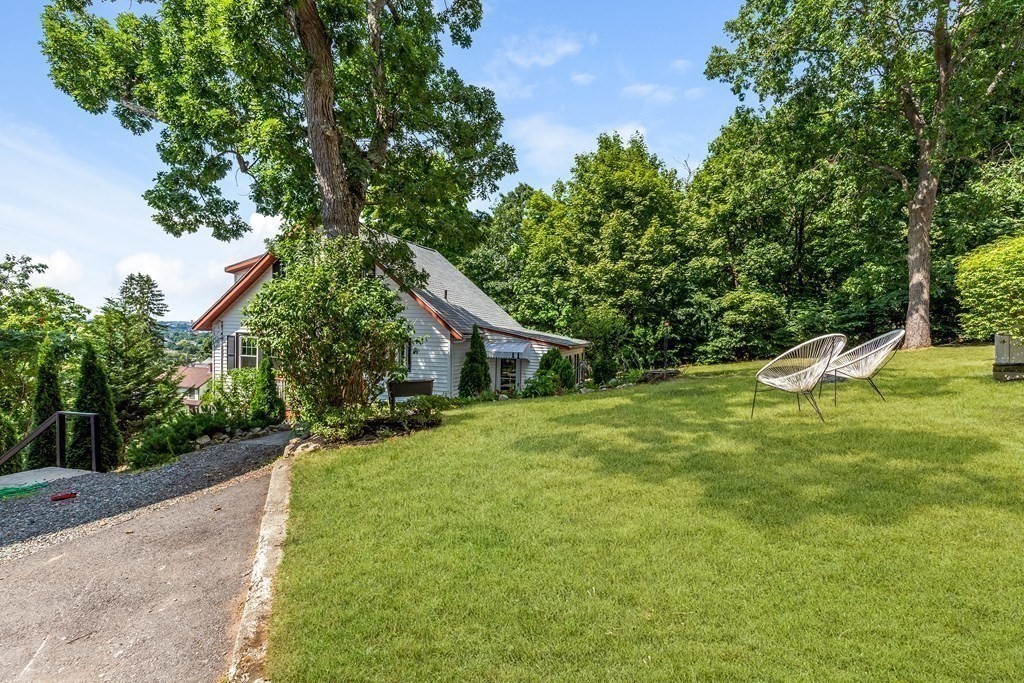 21 Landry Road Medford, MA 02155 - Photo 4 of 28