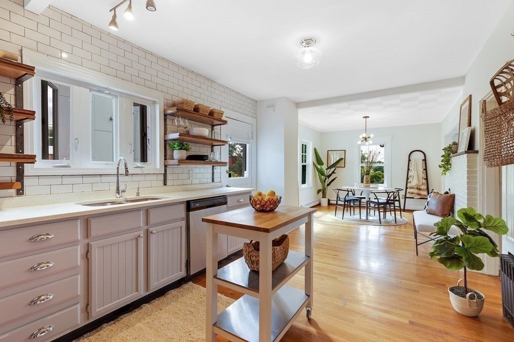 21 Landry Road Medford, MA 02155 - Photo 7 of 28