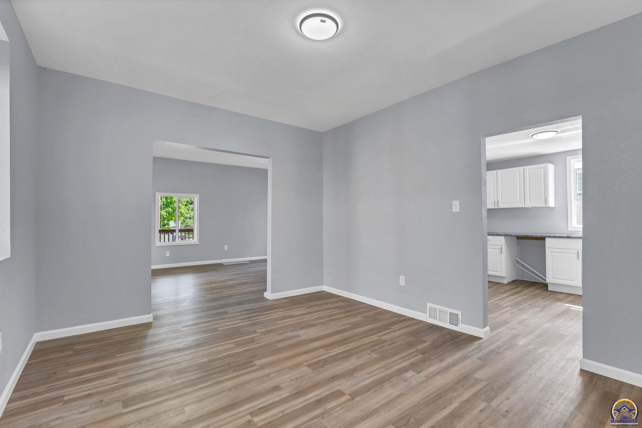 1315 Southwest 11th Street Topeka, KS 66604 - Photo 11 of 34