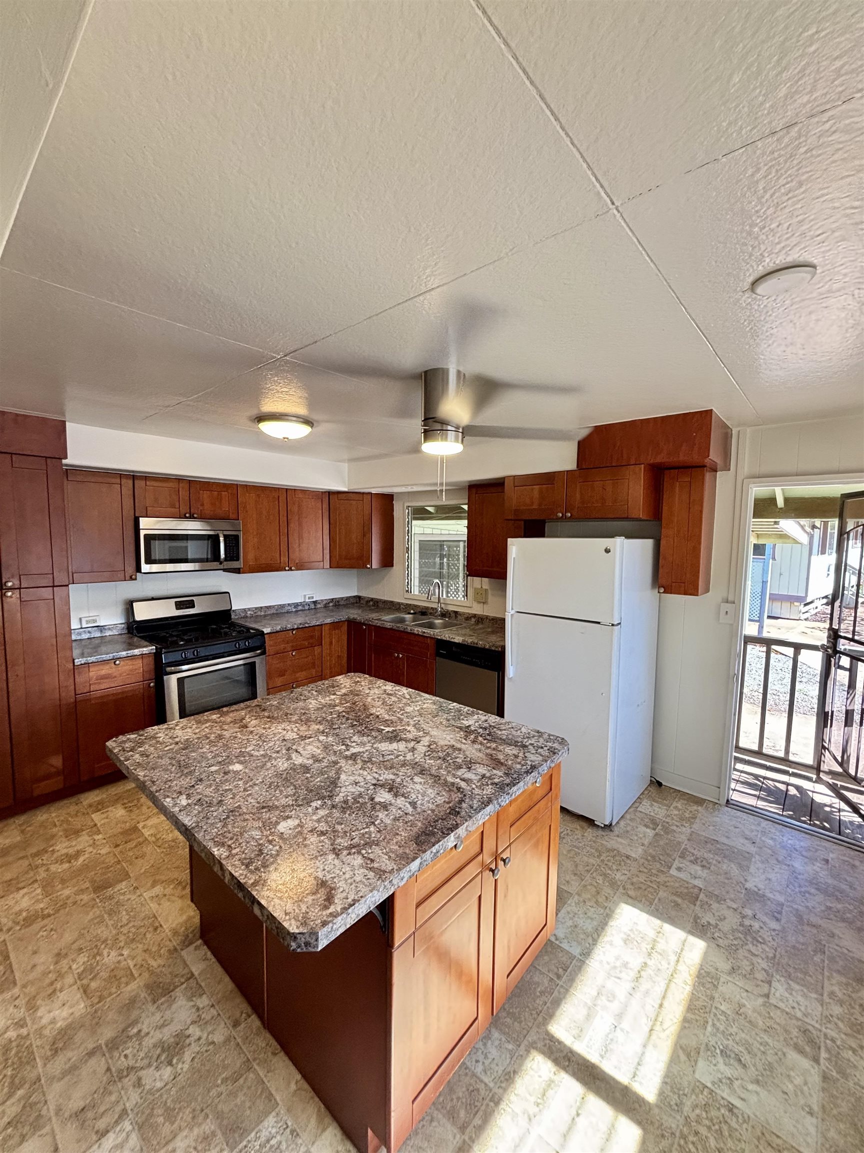 95 Ohukai Road Kihei, HI 96753 - Photo 12 of 41 House #2 Kitchen