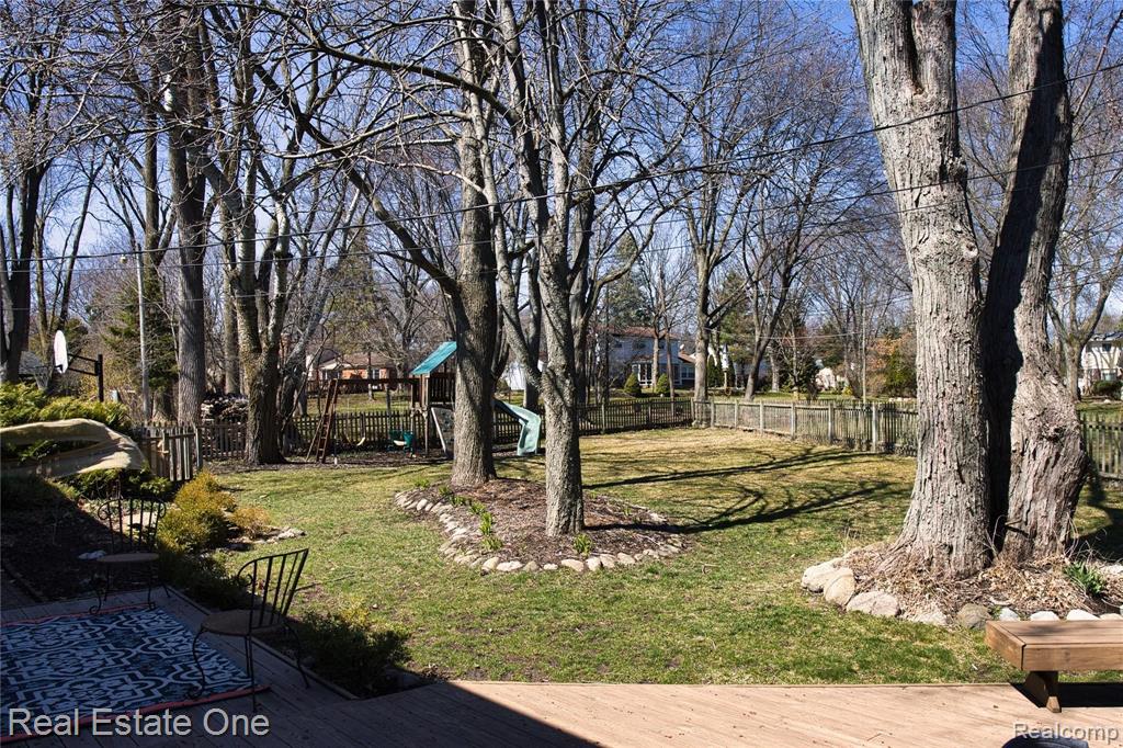 30048 Barwell Road Farmington Hills, MI 48334 - Photo 6 of 36