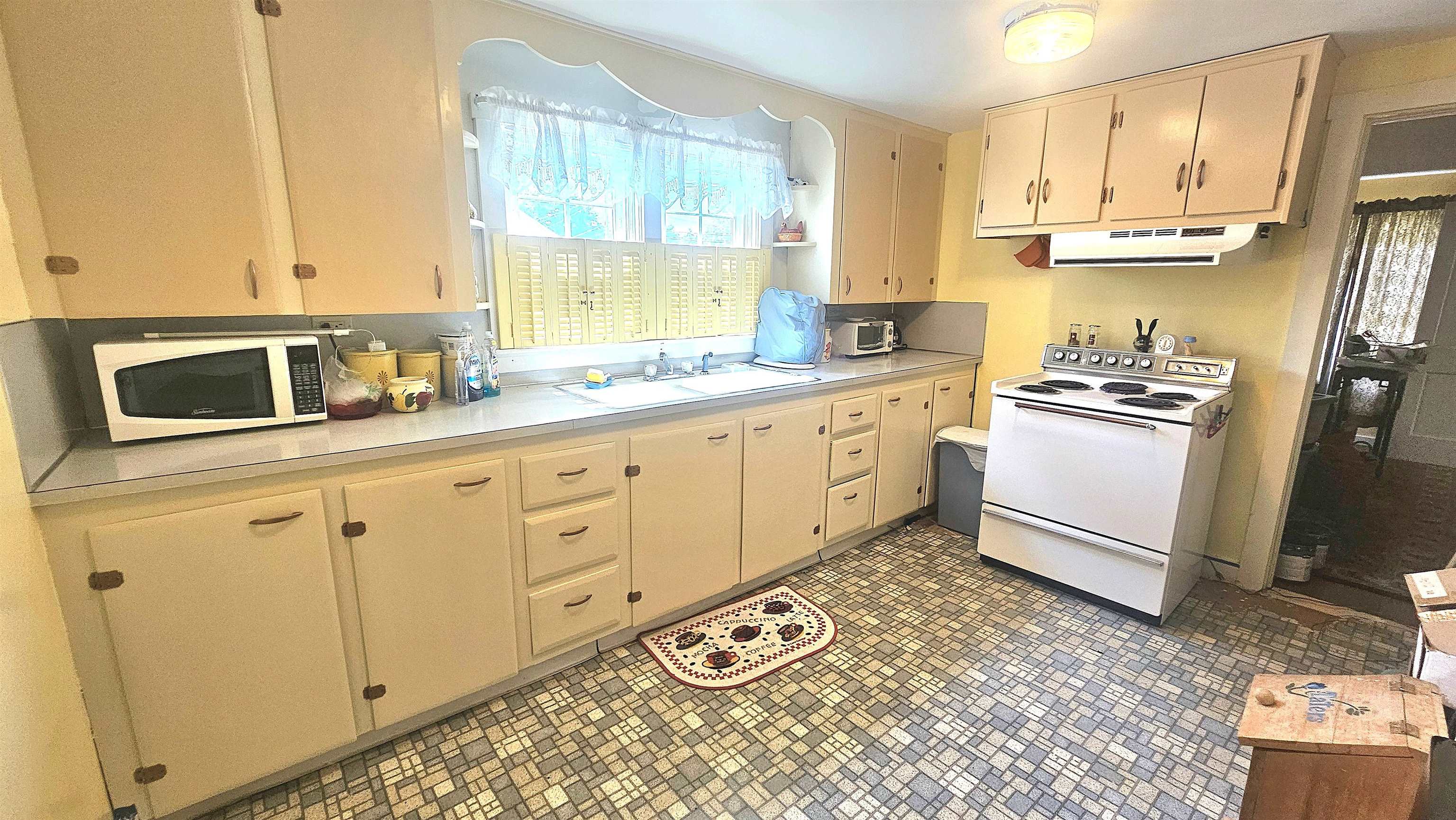18 Jasmin Lane Rutland, VT 05701 - Photo 6 of 16