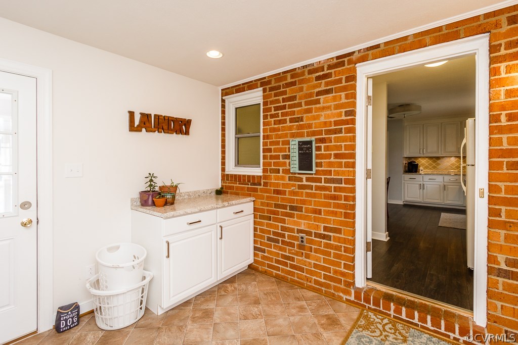 100 Riva Ridge Circle Sandston, VA 23150 - Photo 22 of 33 View back into the kitchen!