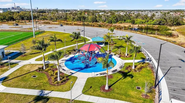 a picture of lake view