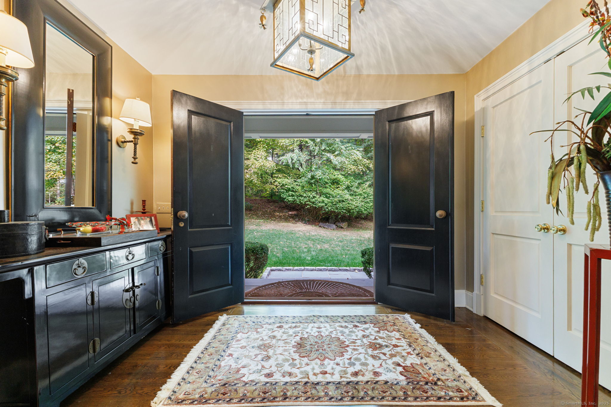 758 Smith Ridge Road New Canaan, CT 06840 - Photo 4 of 40
