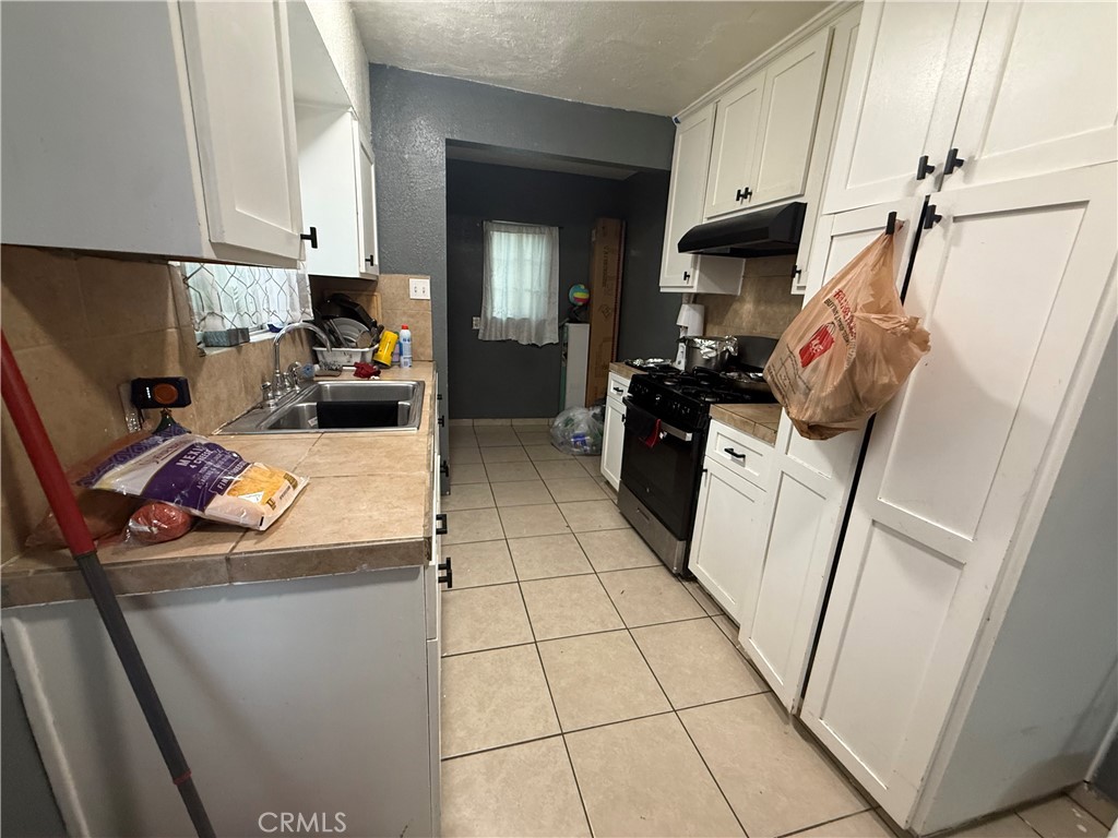 26079 East 9th Street Highland, CA 92410 - Photo 9 of 15