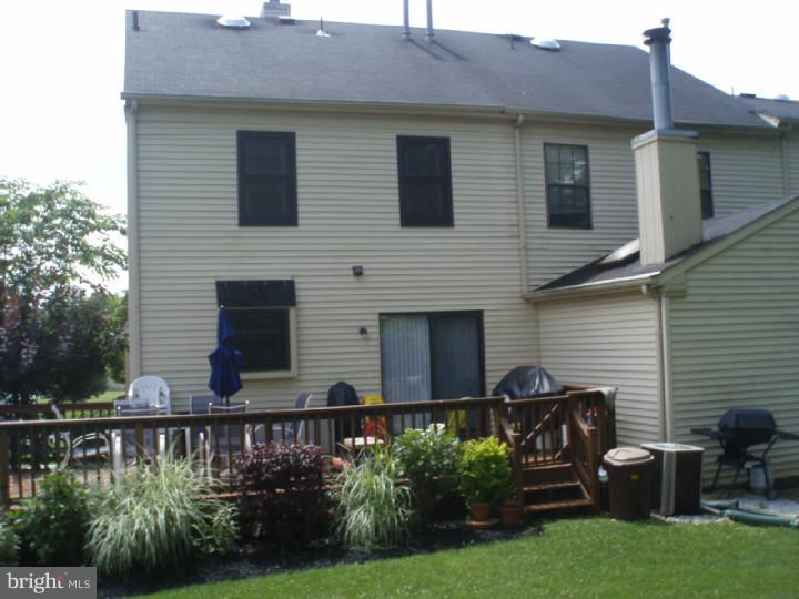 332 Scola Road Brookhaven, PA 19015 - Photo 3 of 12 Exterior Back