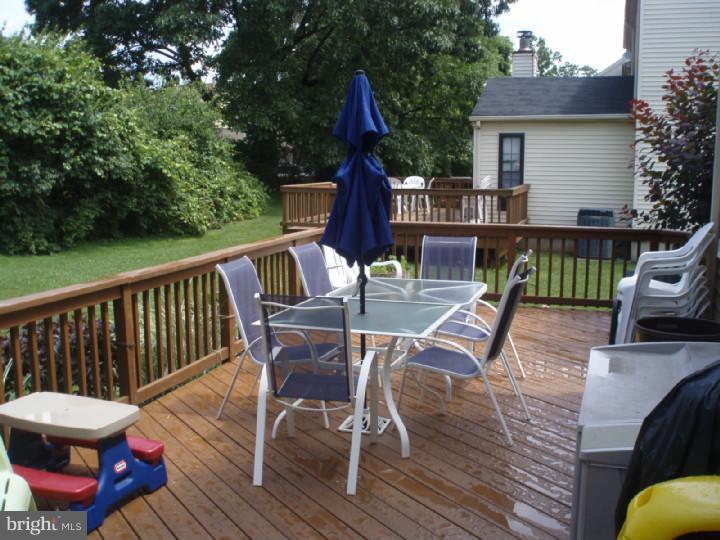 332 Scola Road Brookhaven, PA 19015 - Photo 4 of 12 Deck