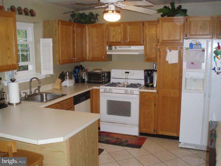 332 Scola Road Brookhaven, PA 19015 - Photo 8 of 12 Kitchen