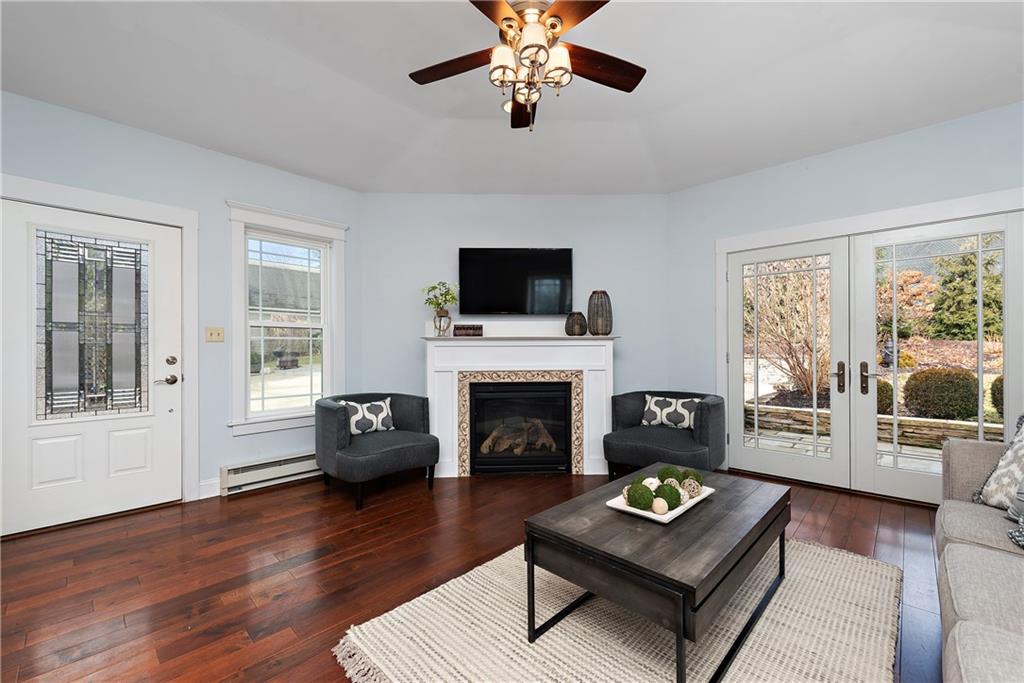 215 Park Road Carnegie, PA 15106 - Photo 11 of 25 Gallery Image 11