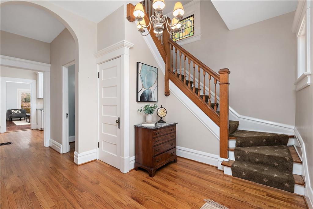 215 Park Road Carnegie, PA 15106 - Photo 2 of 25 Gallery Image 2
