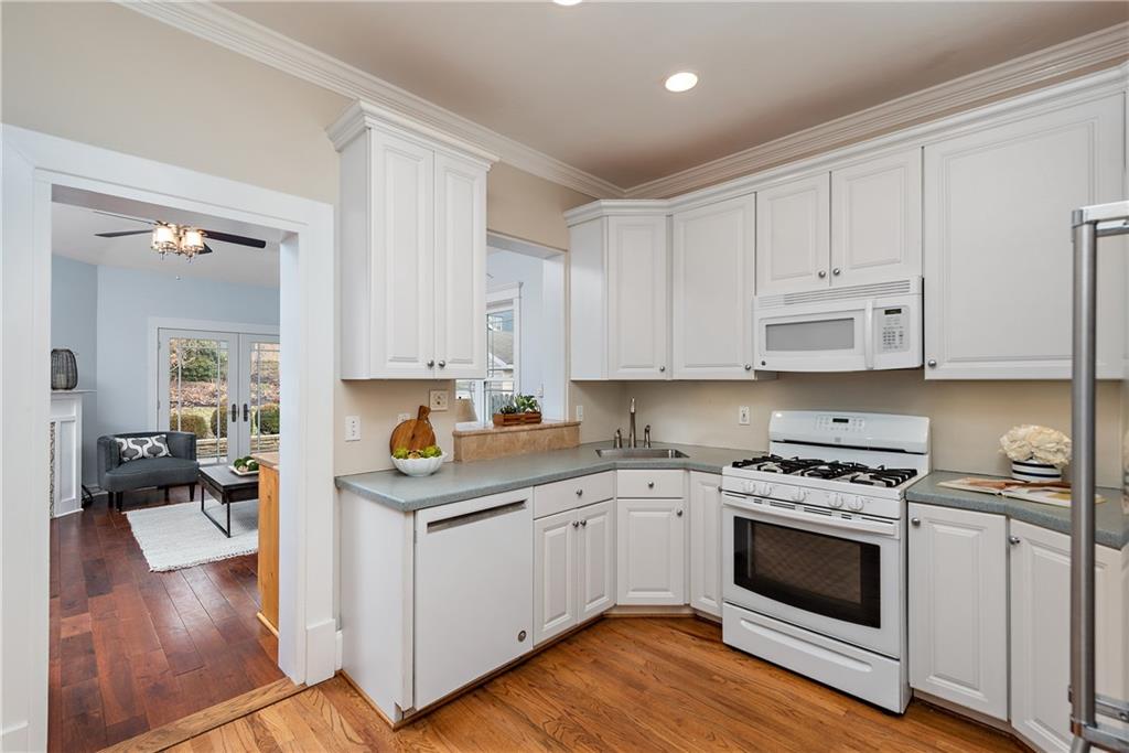215 Park Road Carnegie, PA 15106 - Photo 9 of 25 Gallery Image 9