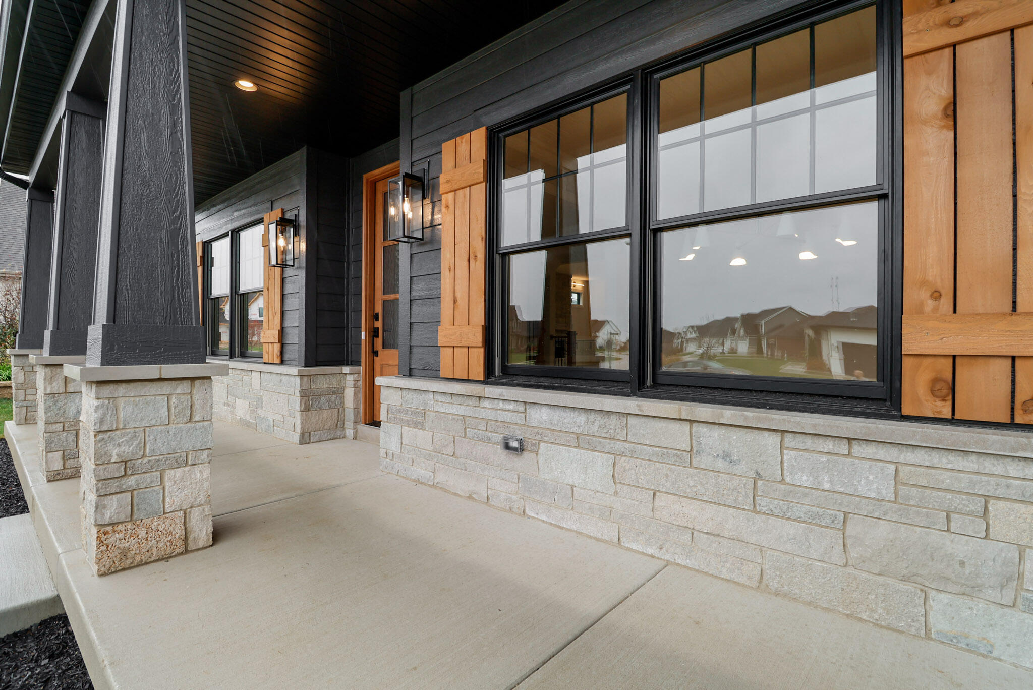 13270 Waterleaf Drive St. John, IN 46373 - Photo 3 of 57 2048x1368