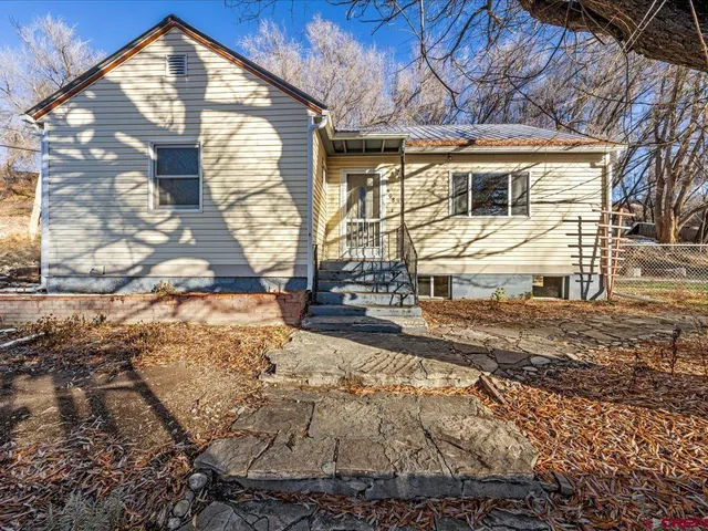a view of a large white building