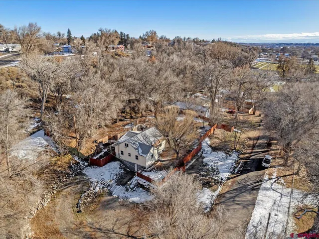 an aerial view of multiple house