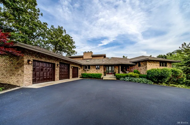 $1,099,000 | 7 Bell Oak Lane, Lemont, IL 60439