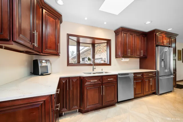 $1,099,000 | 7 Bell Oak Lane, Lemont, IL 60439