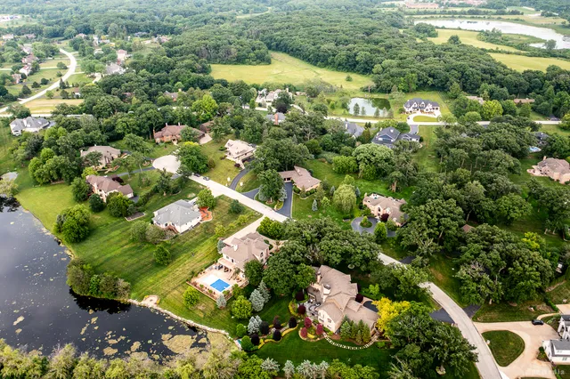 $1,099,000 | 7 Bell Oak Lane, Lemont, IL 60439