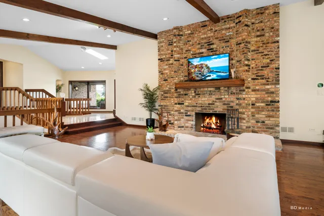 $1,099,000 | 7 Bell Oak Lane, Lemont, IL 60439