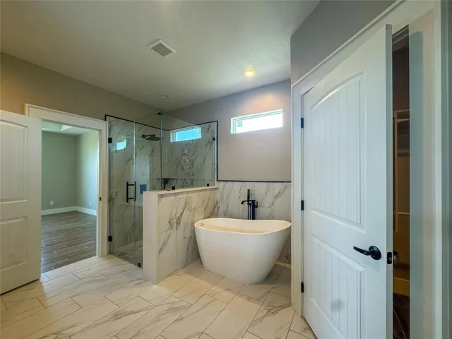 a view of utility room