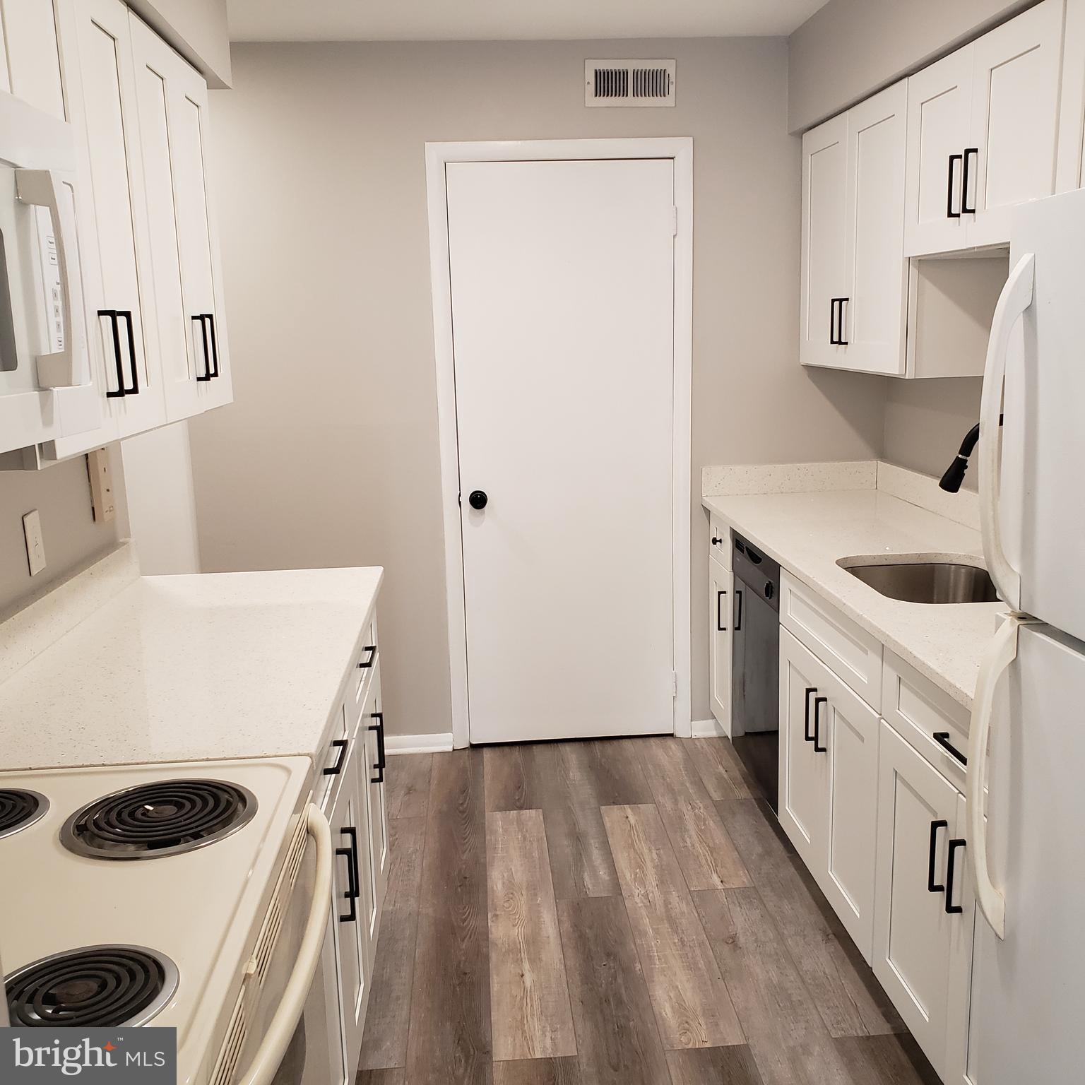 102 B Cypress Point Circle Mount Laurel, NJ 08054 - Photo 10 of 20