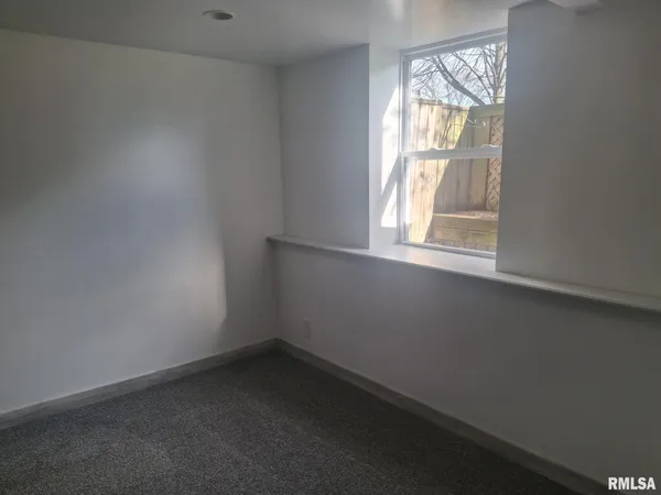 $89,900 | 515 Walnut Street, Varna, IL 61375