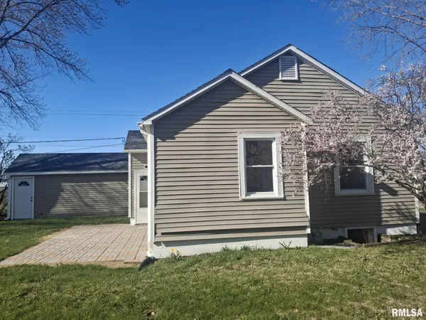 $89,900 | 515 Walnut Street, Varna, IL 61375