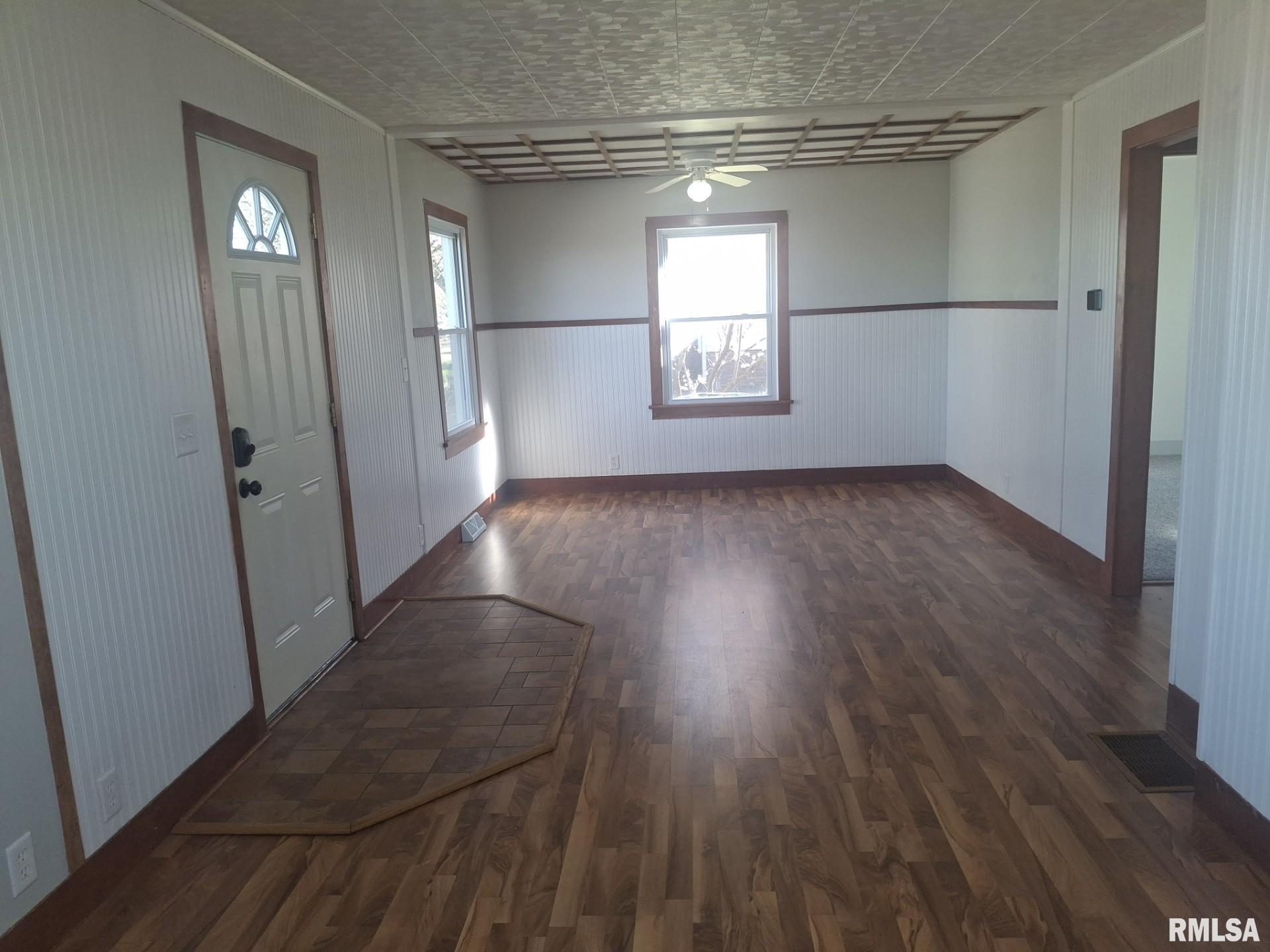 515 Walnut Street Varna, IL 61375 - Photo 7 of 36