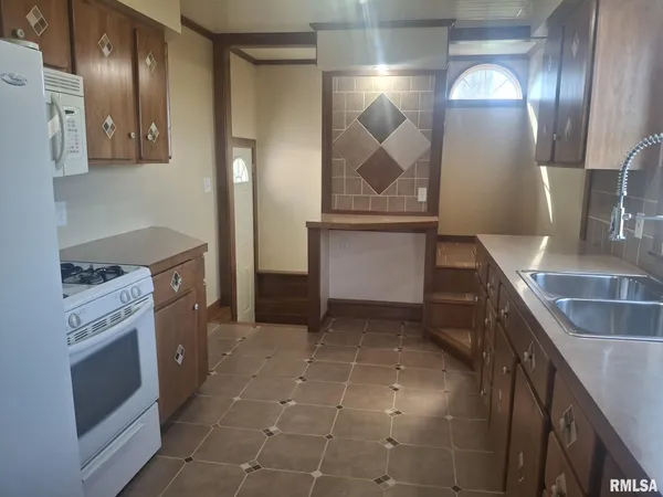 $89,900 | 515 Walnut Street, Varna, IL 61375