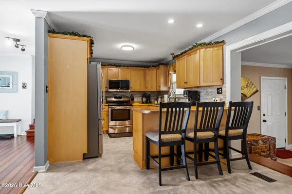 $640,000 | 19 Arrowhead Drive, Hubert, NC 28539