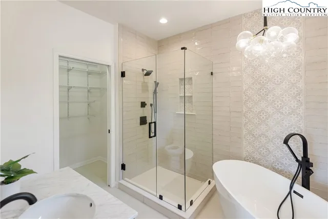 $799,900 | 120 Twin Bridges Circle, Fleetwood, NC 28626