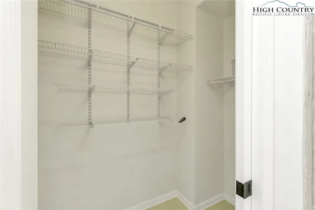 $799,900 | 120 Twin Bridges Circle, Fleetwood, NC 28626