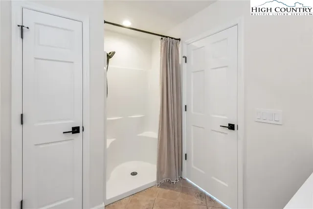 $799,900 | 120 Twin Bridges Circle, Fleetwood, NC 28626