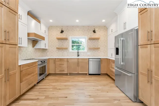 $799,900 | 120 Twin Bridges Circle, Fleetwood, NC 28626