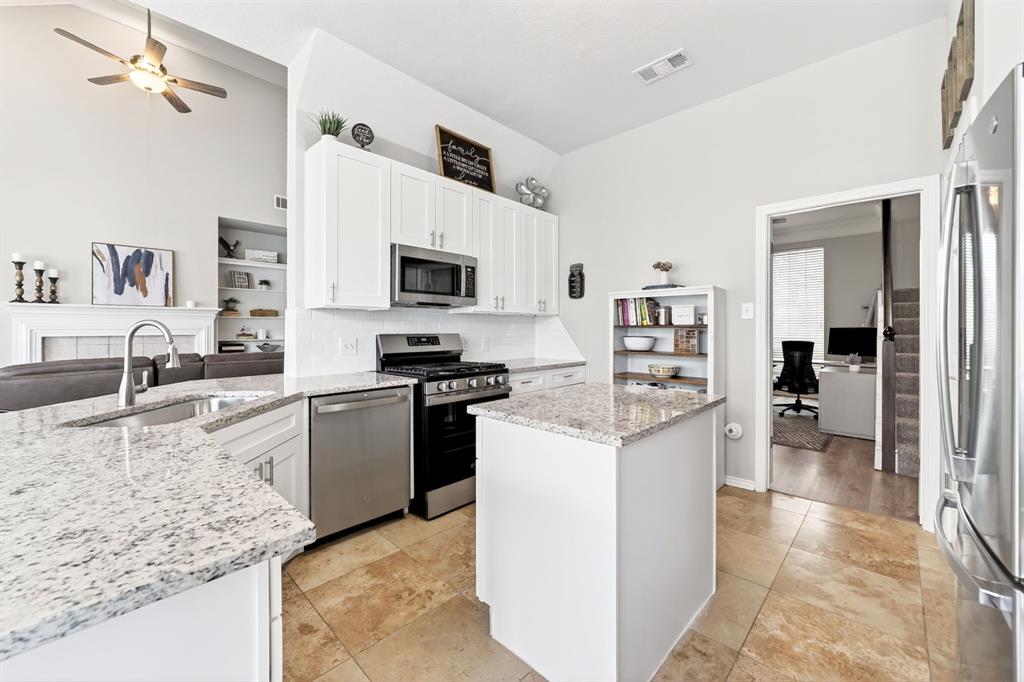 4509 Scenic Drive Rowlett, TX 75088 - Photo 13 of 40 Kitchen