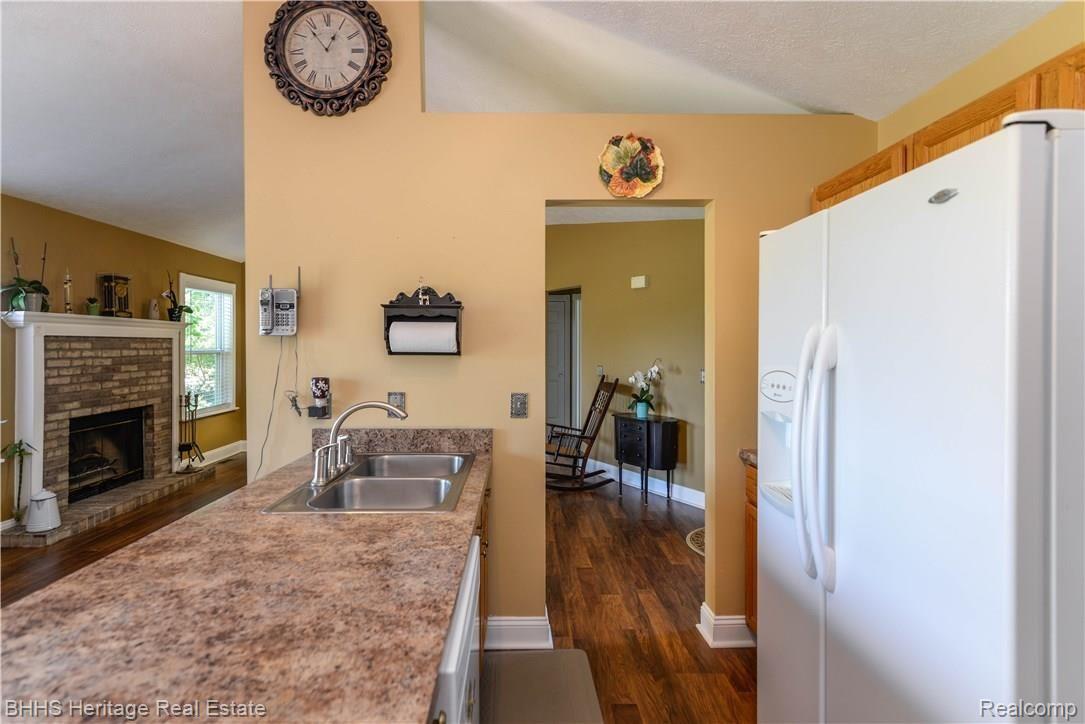 10100 Chase Lake Road Fowlerville, MI 48836 - Photo 12 of 41 New Countertops