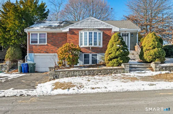 $2,400 | 77 Alexander Avenue, Bridgeport, CT 06604