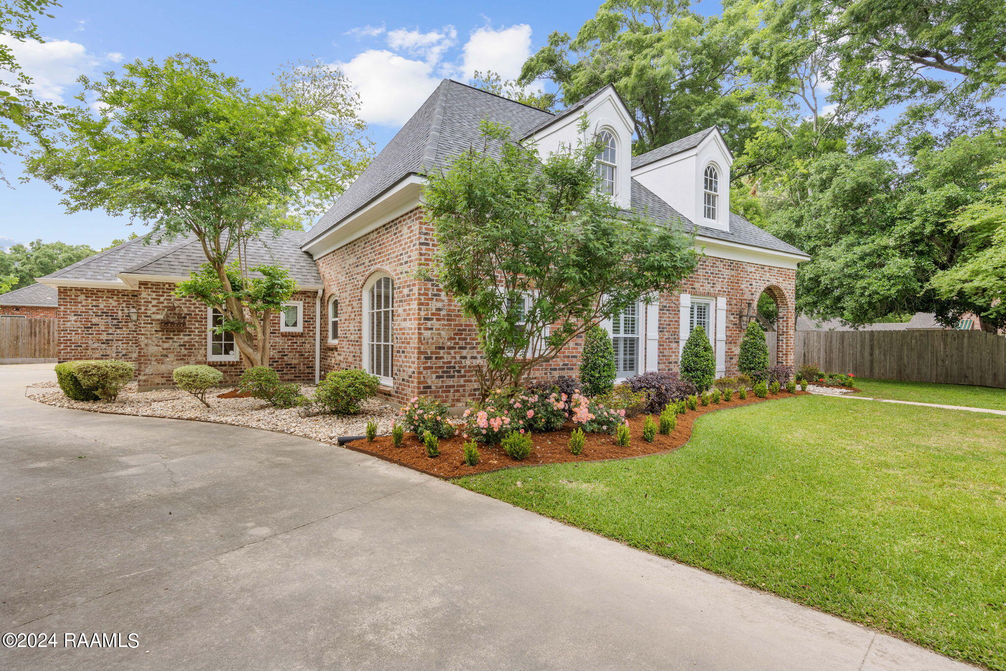 208 Rue Du Maurier Lafayette, LA 70503 - Photo 4 of 50 4-web-or-mls-208 Rue Du Maurier-4