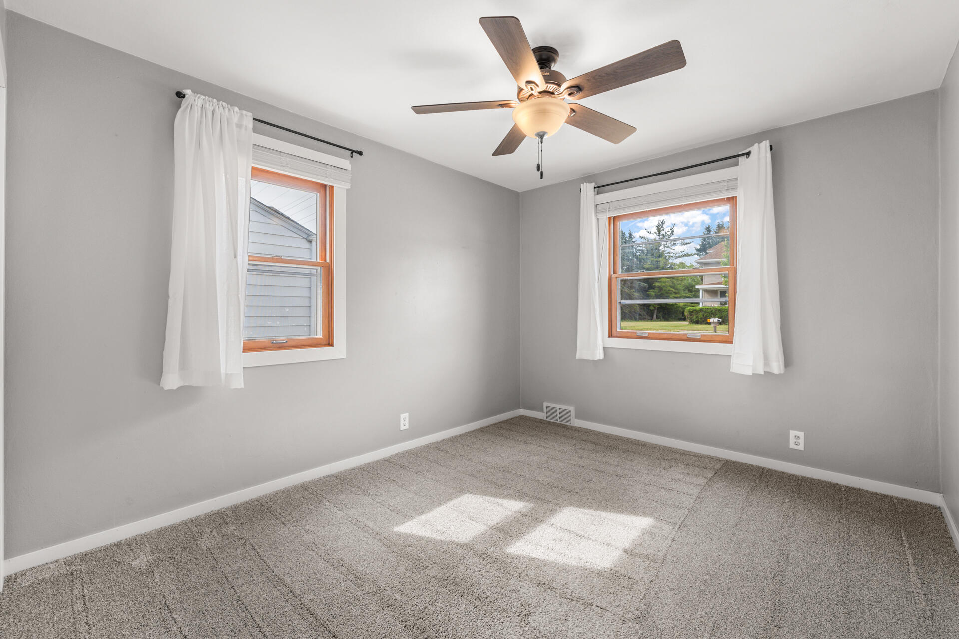 218 East Washington Street Slinger, WI 53086 - Photo 27 of 28 16-Interior_218 E Washington ST