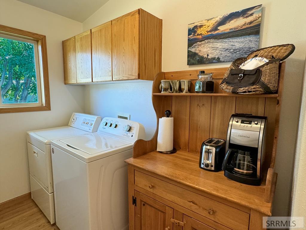 137 Spruce Street Ashton, ID 83420 - Photo 12 of 22 Laundry & kitchenette for STR