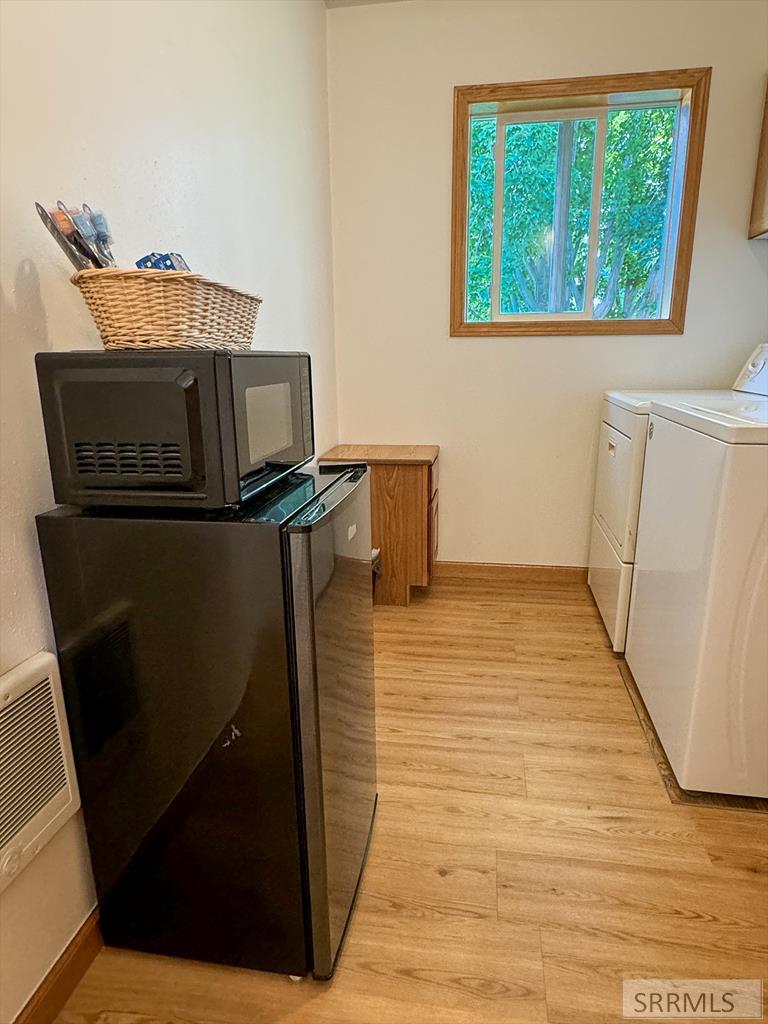 137 Spruce Street Ashton, ID 83420 - Photo 14 of 22 Micro & refrigerator in STR