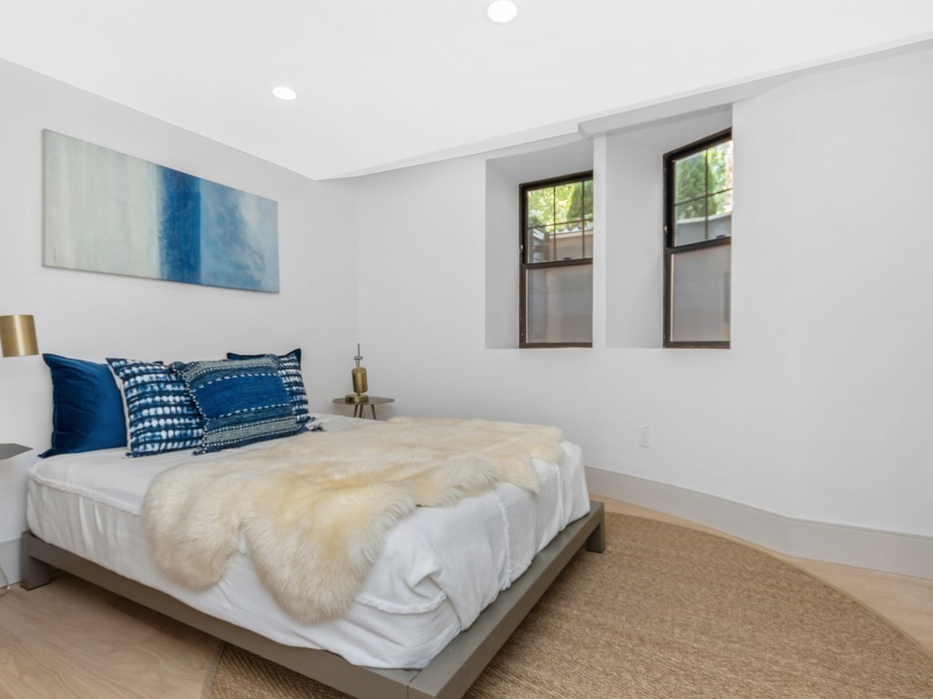 21 Naples Road, Unit 1 Brookline, MA 02446 - Photo 22 of 33 Gallery Image 22