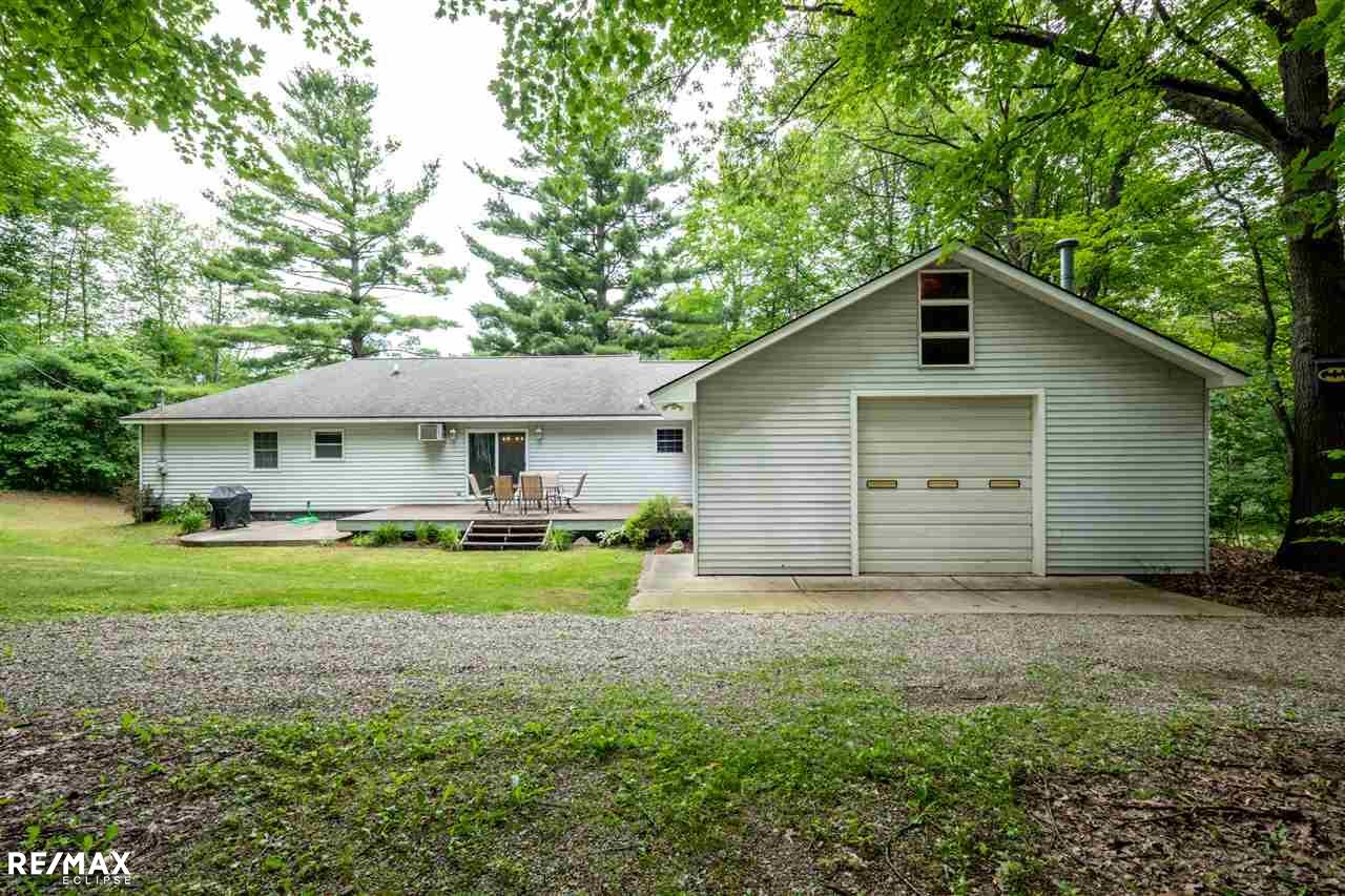 2965 West Drahner Road Oxford, MI 48371 - Photo 34 of 38 31387886-33.JPG
