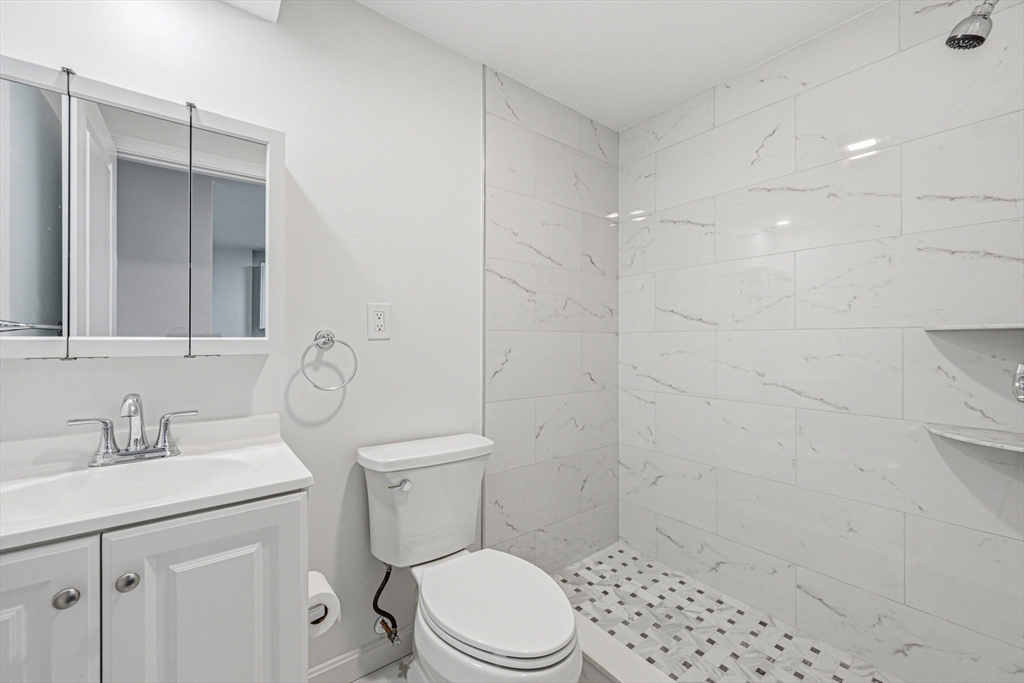 19 Keyes Street Quincy, MA 02169 - Photo 11 of 36