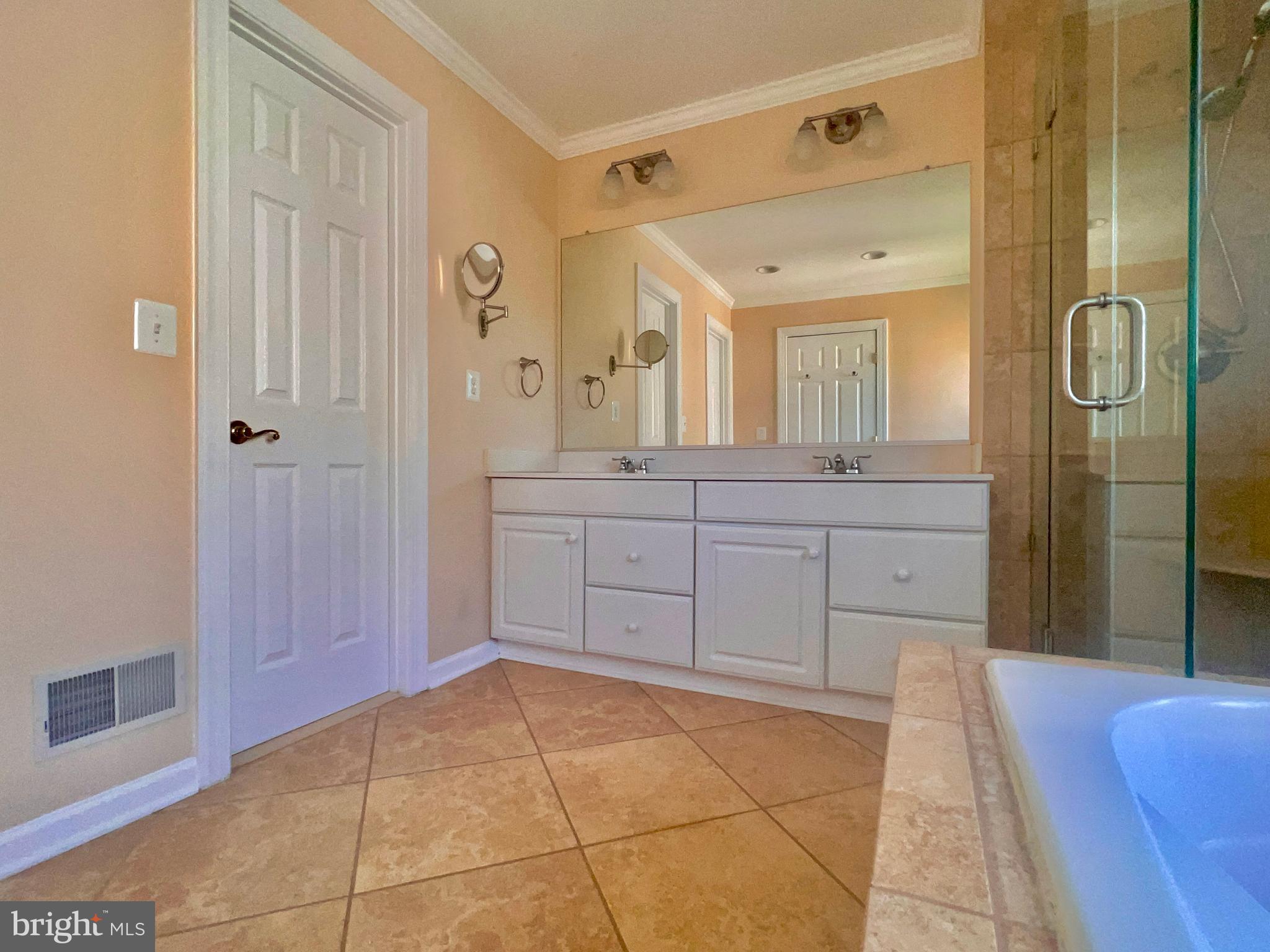 21295 Fultonham Circle Ashburn, VA 20147 - Photo 19 of 33