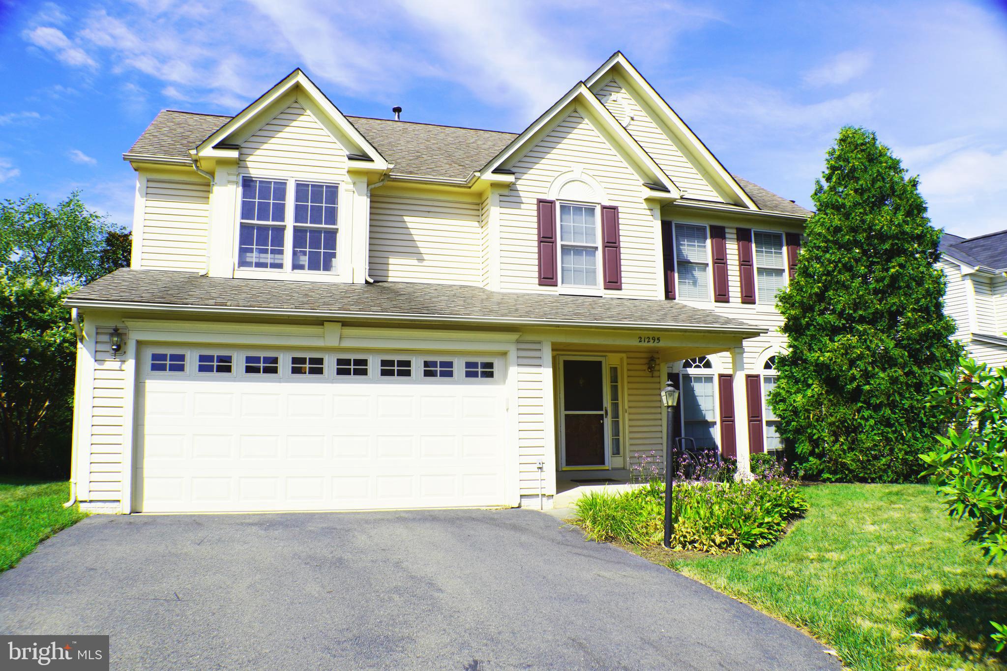 21295 Fultonham Circle Ashburn, VA 20147 - Photo 3 of 33 Front