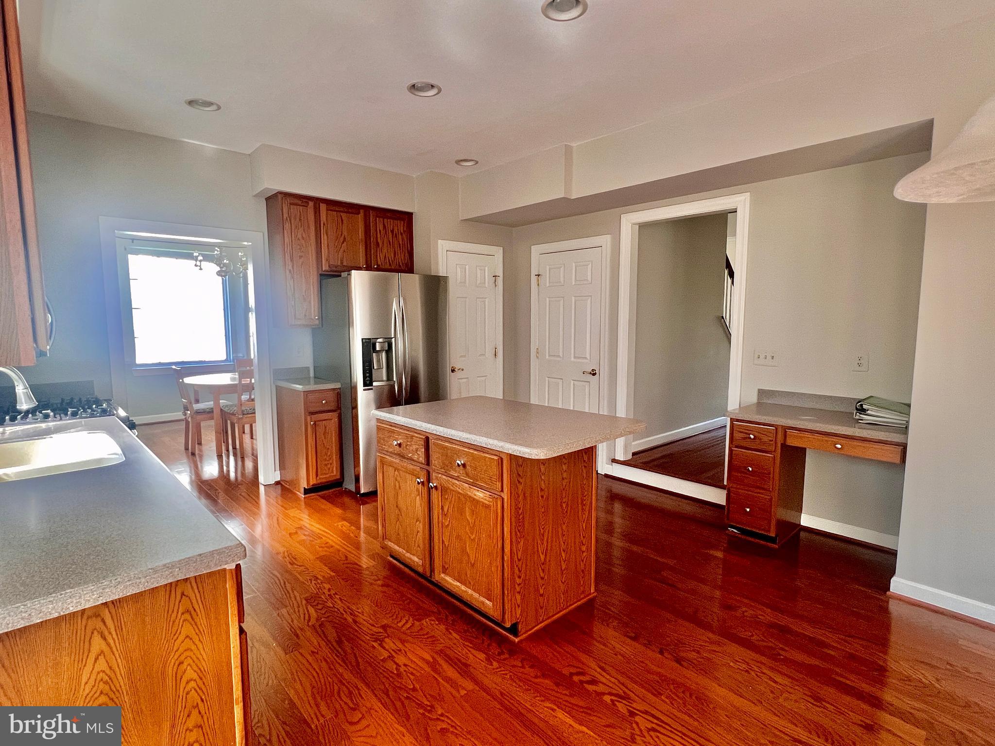 21295 Fultonham Circle Ashburn, VA 20147 - Photo 7 of 33