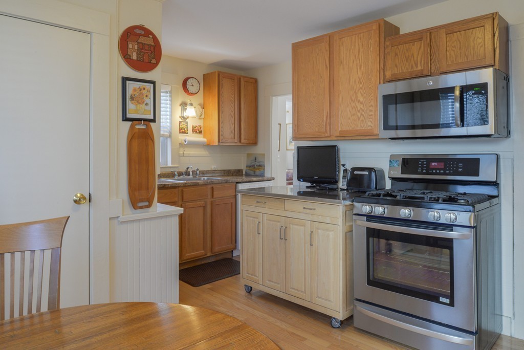 137 Aspen Road Swampscott, MA 01907 - Photo 3 of 18 Gallery Image 3