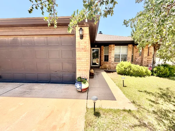 $1,600 | 8102 Sherman Avenue, Lubbock, TX 79423